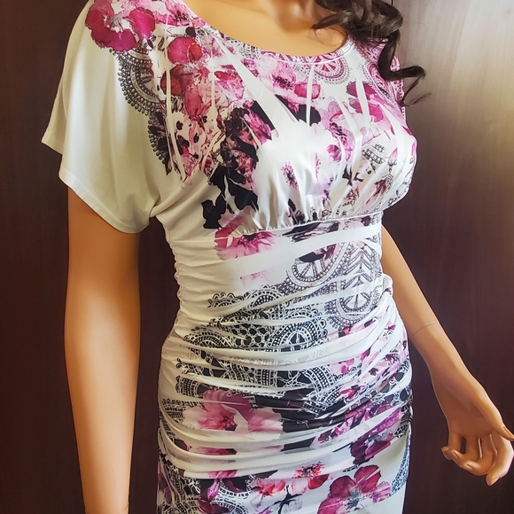 Pretty Vibrant Colored Multi-printed Short Sleeve Blouse - Picture 6 of 11